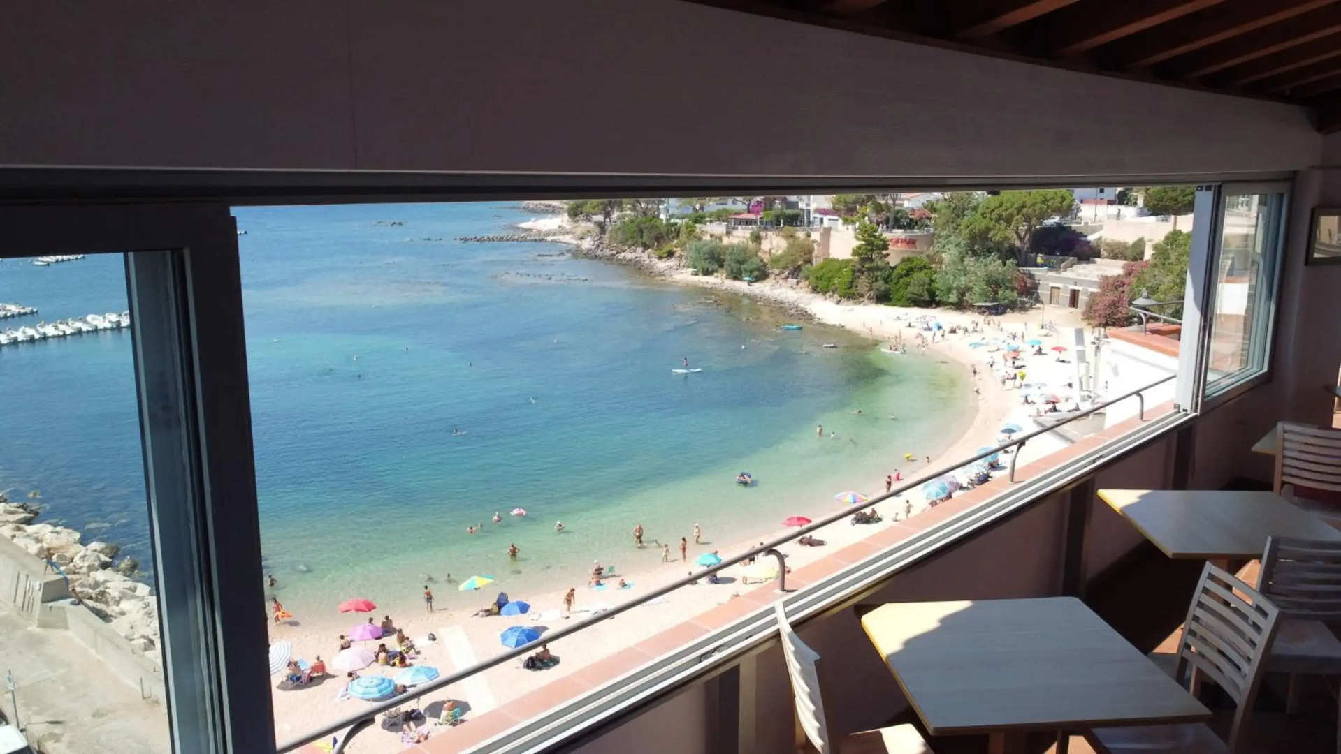 Bue Marino Hotel & Rooftop Bar