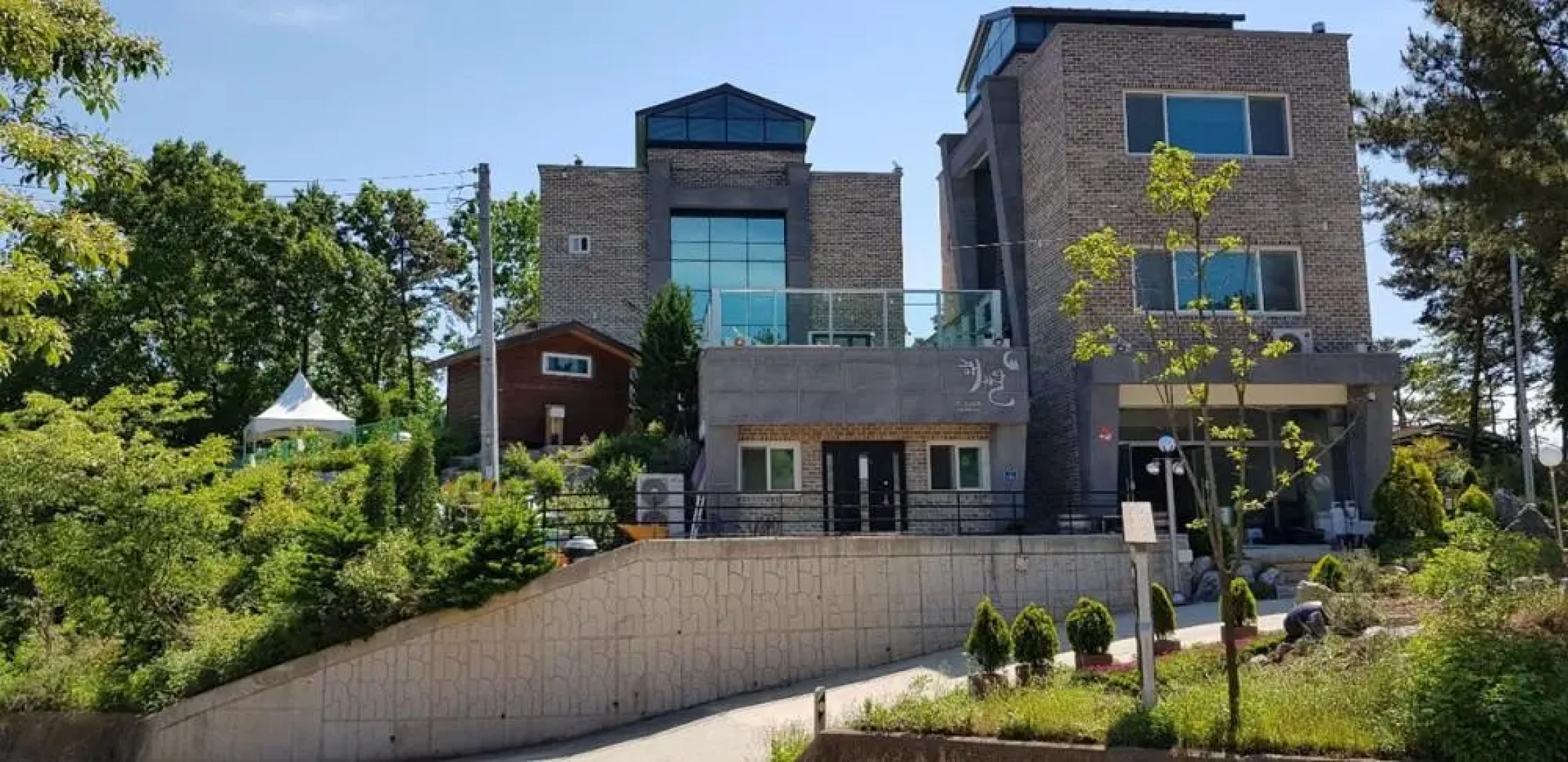 Sun and moon pension