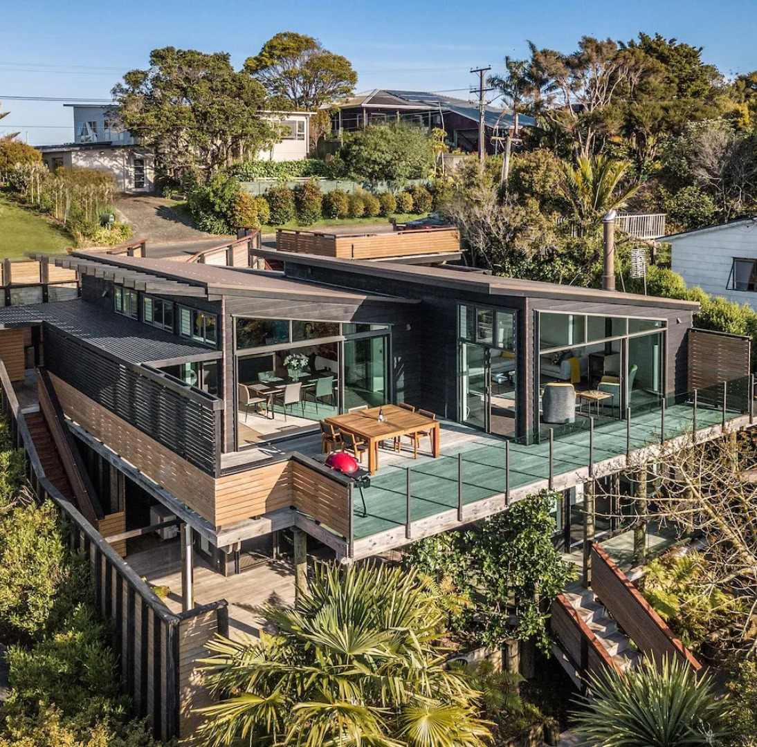 Taonga with panoramic sea views