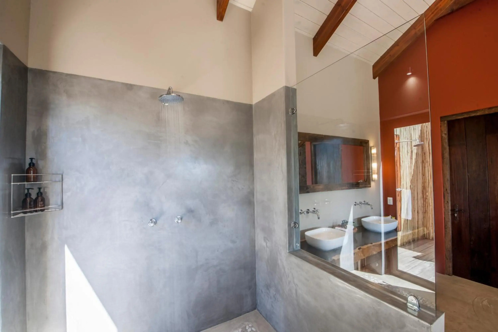 Tamodi Lodge and Stables