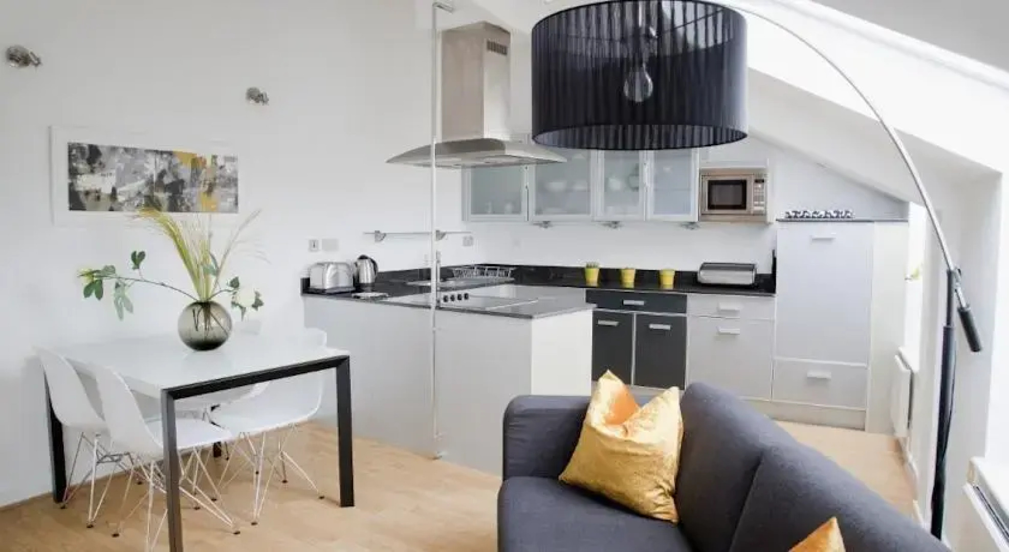 nightspace: Regent House Apartments