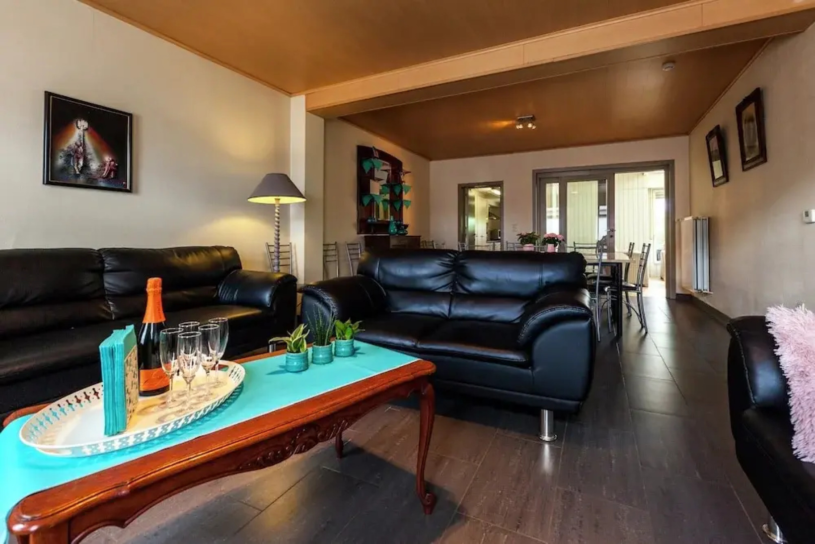 Quiet Cottage near Woods