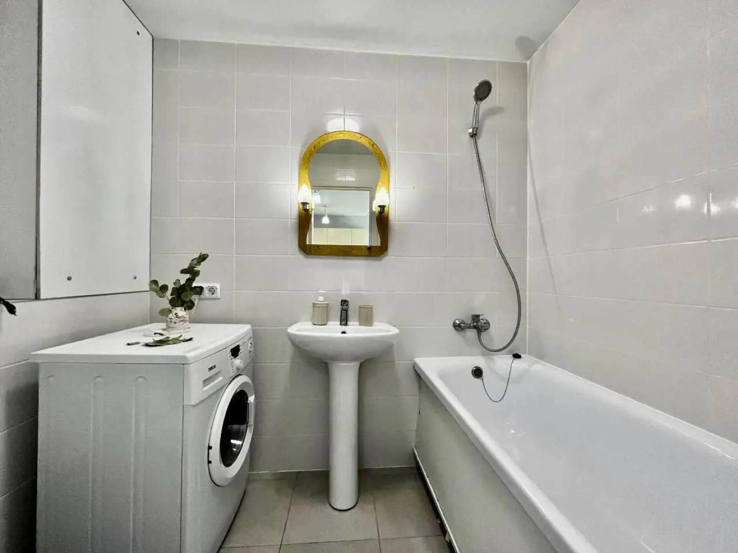 Sunny Days (Санни Дейз) на улице Лётчика Ларюшина 6 корпус 2