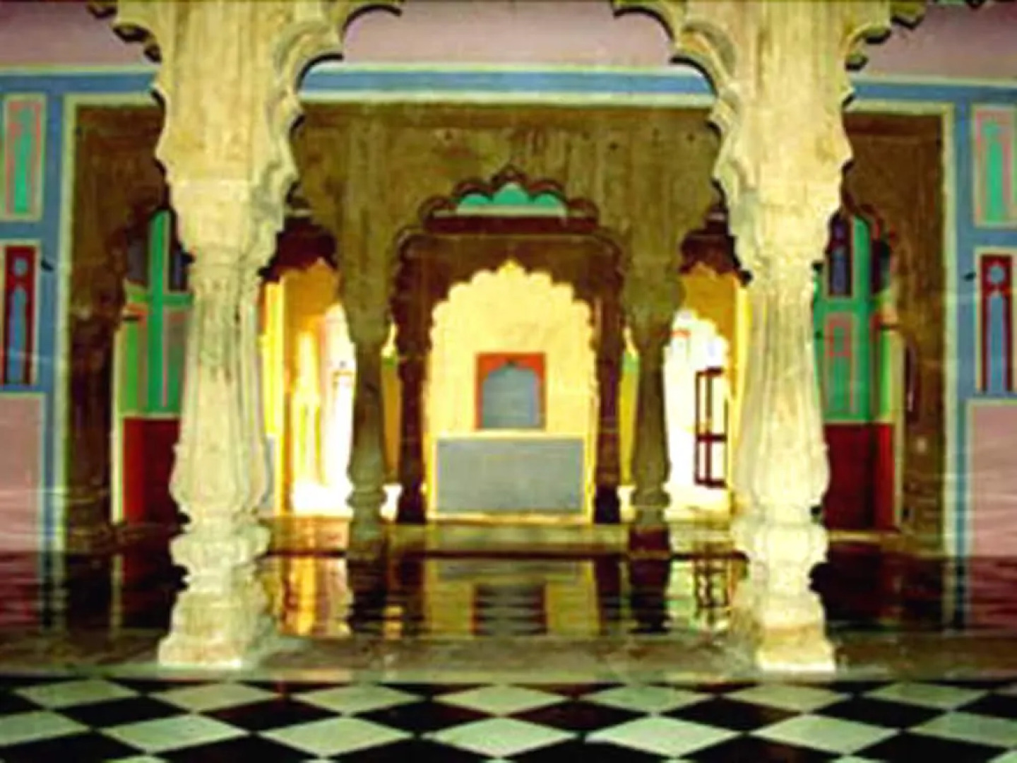 Mahalkhas Palace