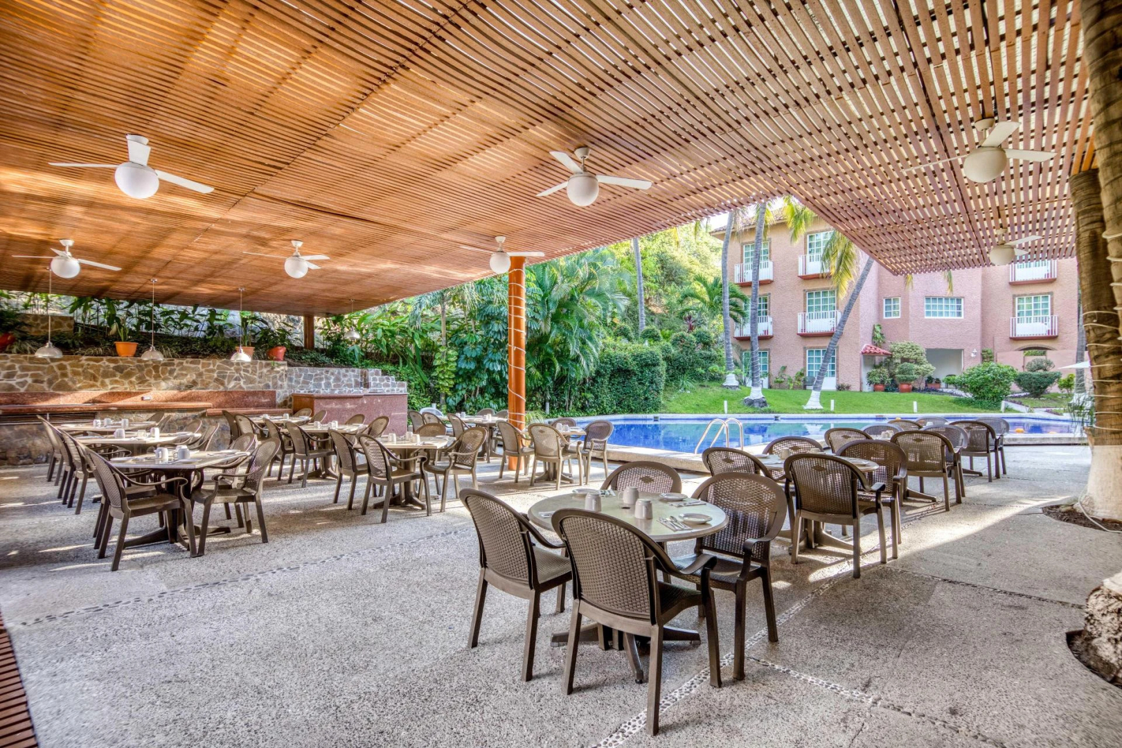 Hotel Castillo Huatulco & Beach Club
