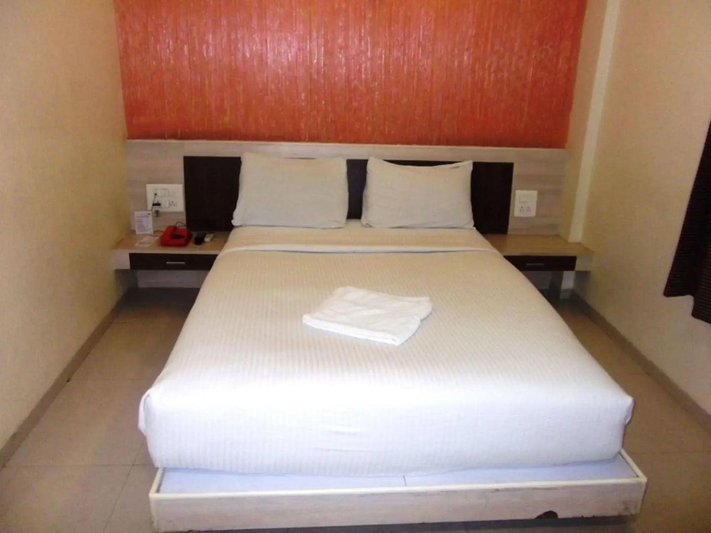 Hotel Neelam Executive