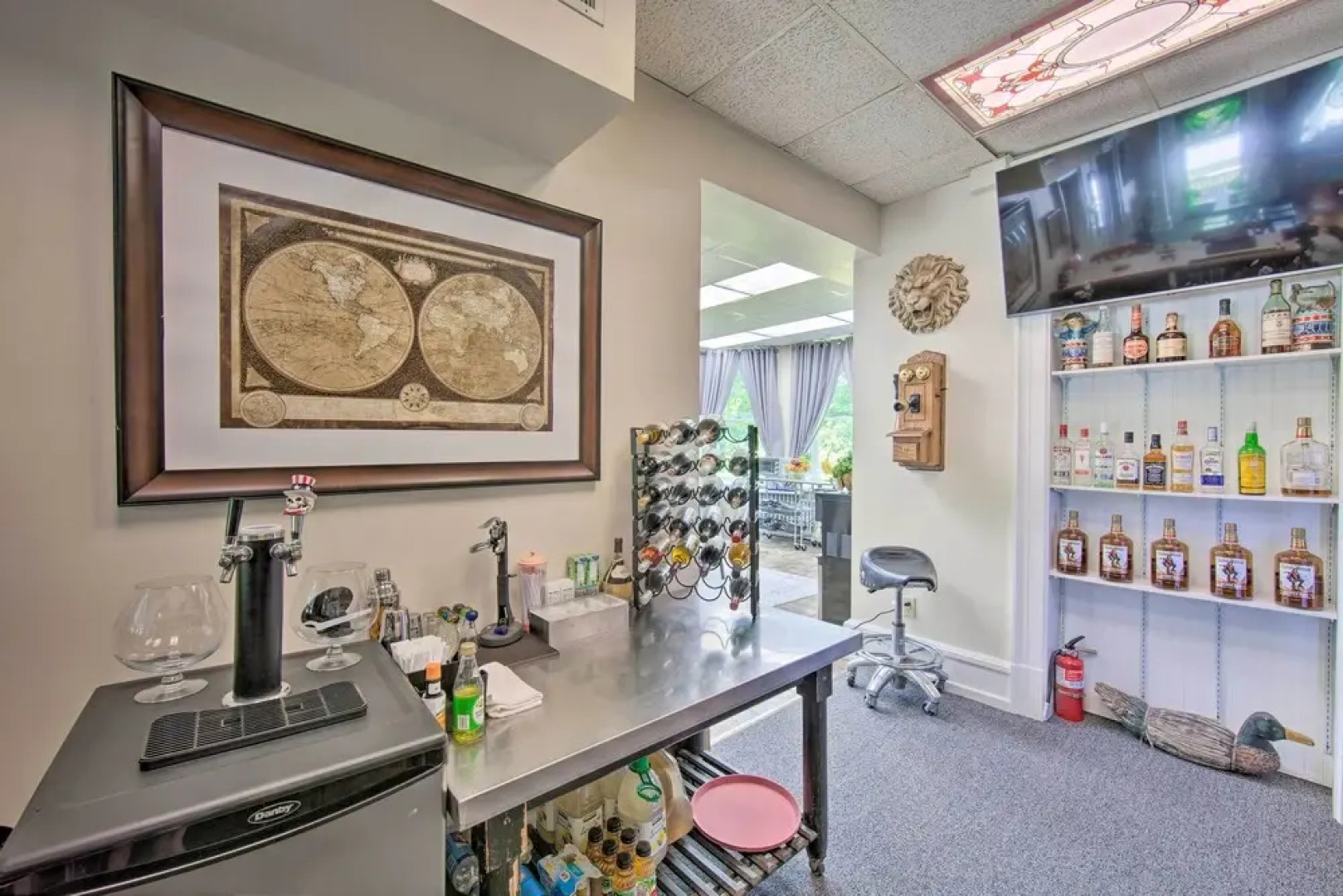 8 Mi to Hersheypark: Luxe Manor in Annville