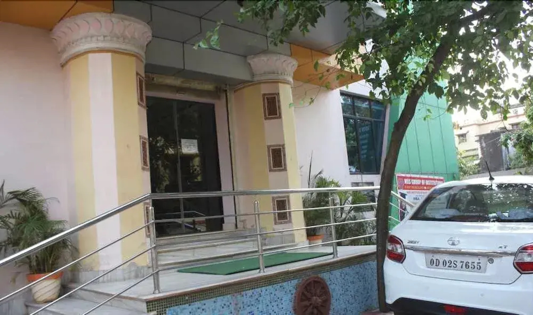 OYO Rooms Rajmahal Square 2