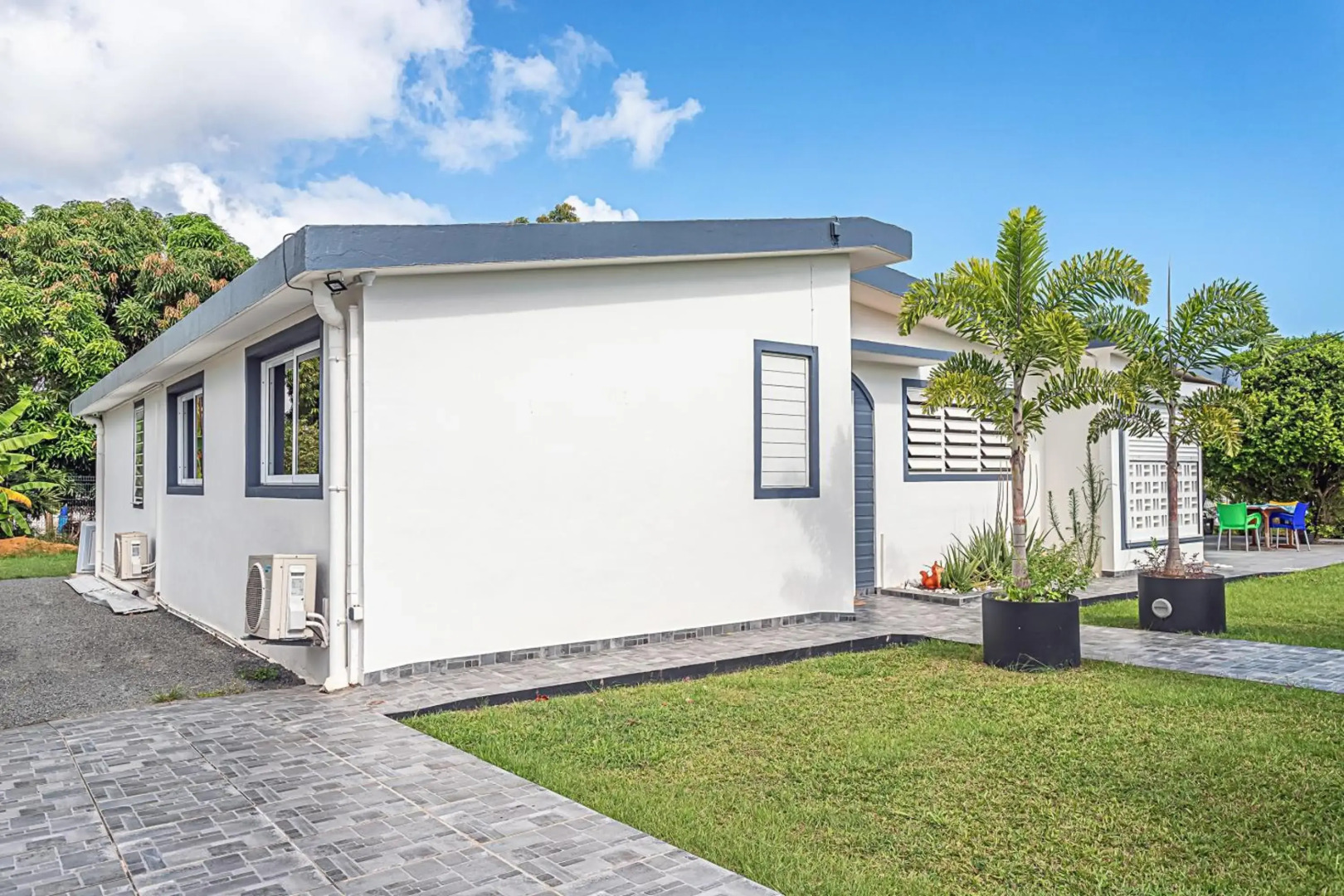 Villa de 3 chambres avec piscine privee jacuzzi et jardin clos a Baie Mahault