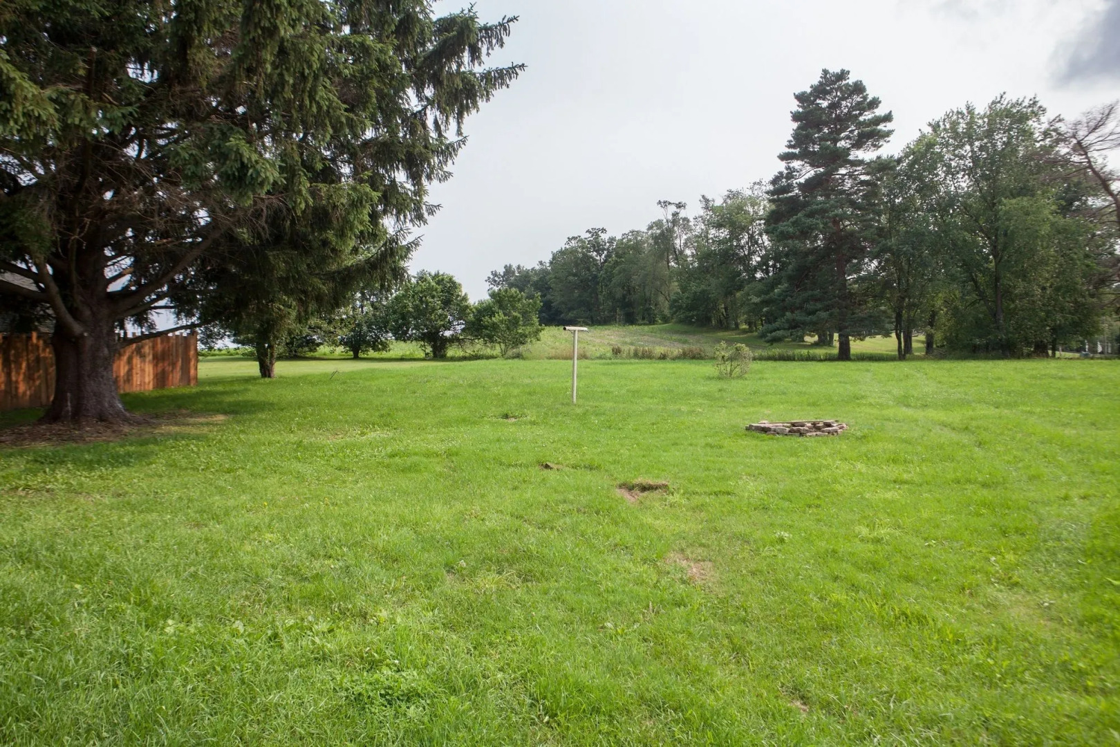 Log Cabin Lodge & Suites