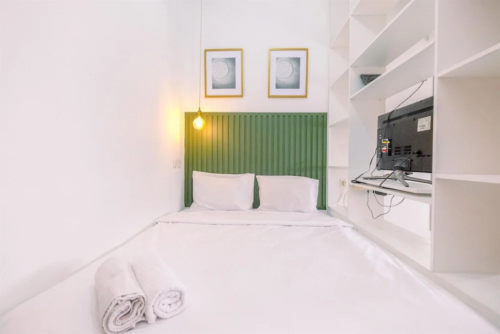 Cozy Living Studio Room Royal Sentul Park Apartment