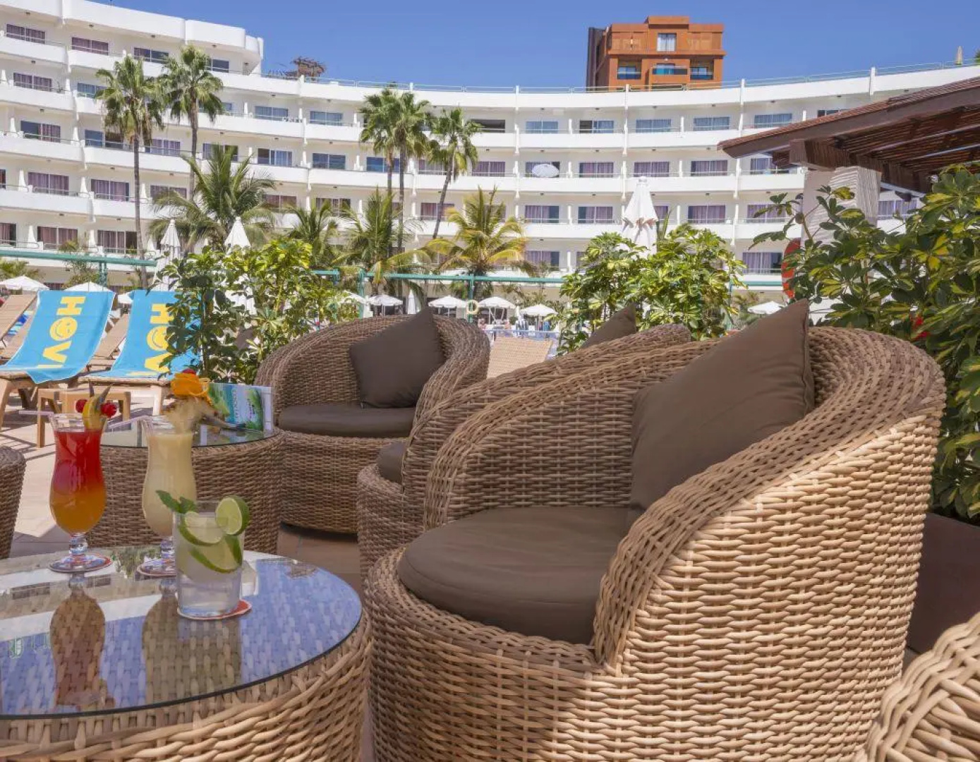 Отель HOVIMA La Pinta Beachfront Family