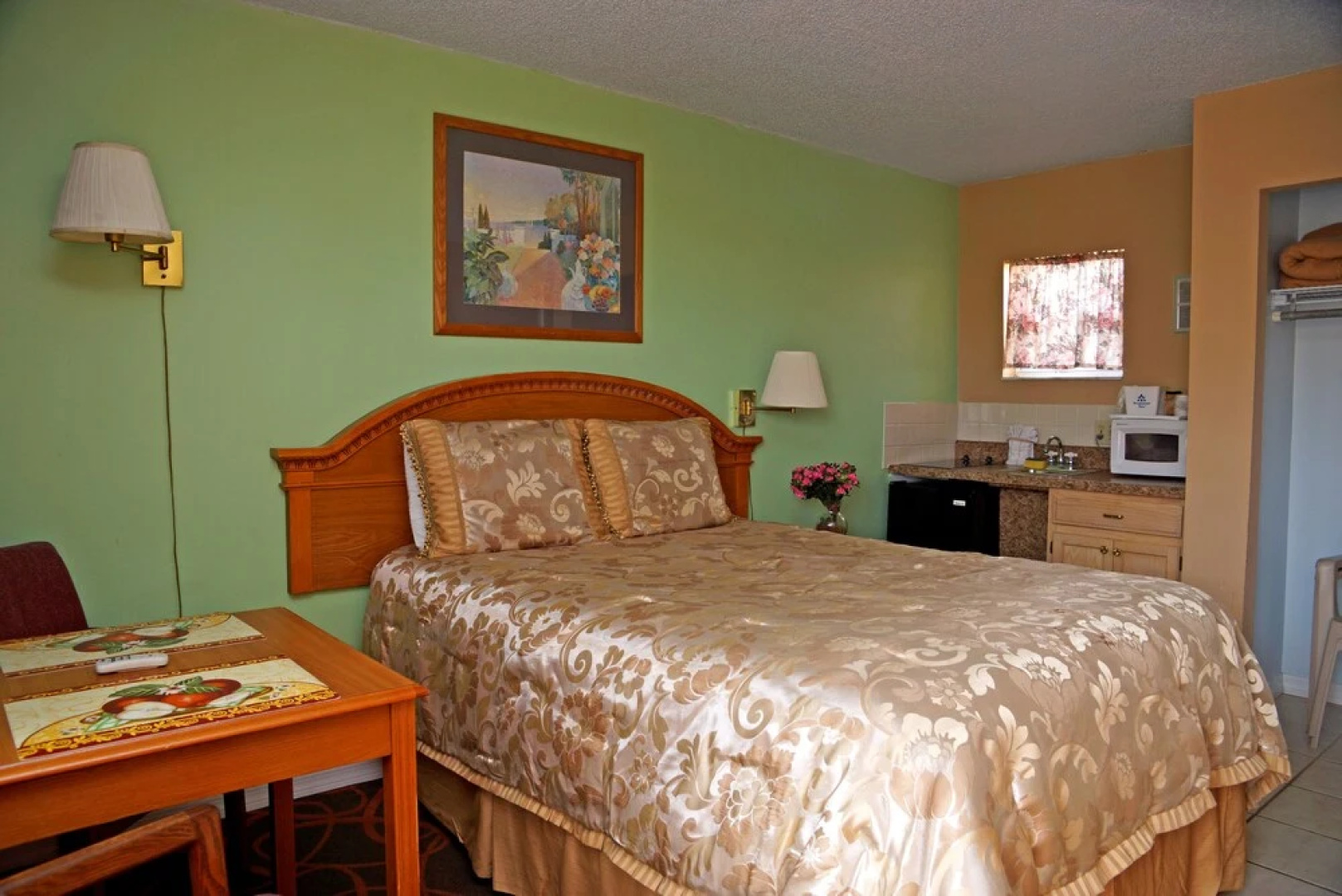 Beachwalk Inn