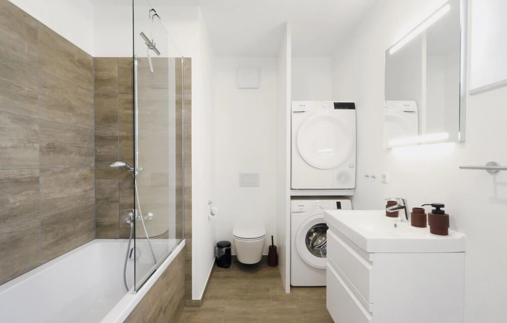 Amazing Apartment in Lembruch/dümmer See With 2 Bedrooms, Wifi and Indoor Swimming Pool