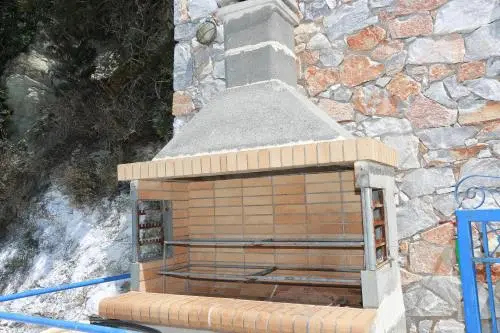 Irini Apartments & Studios