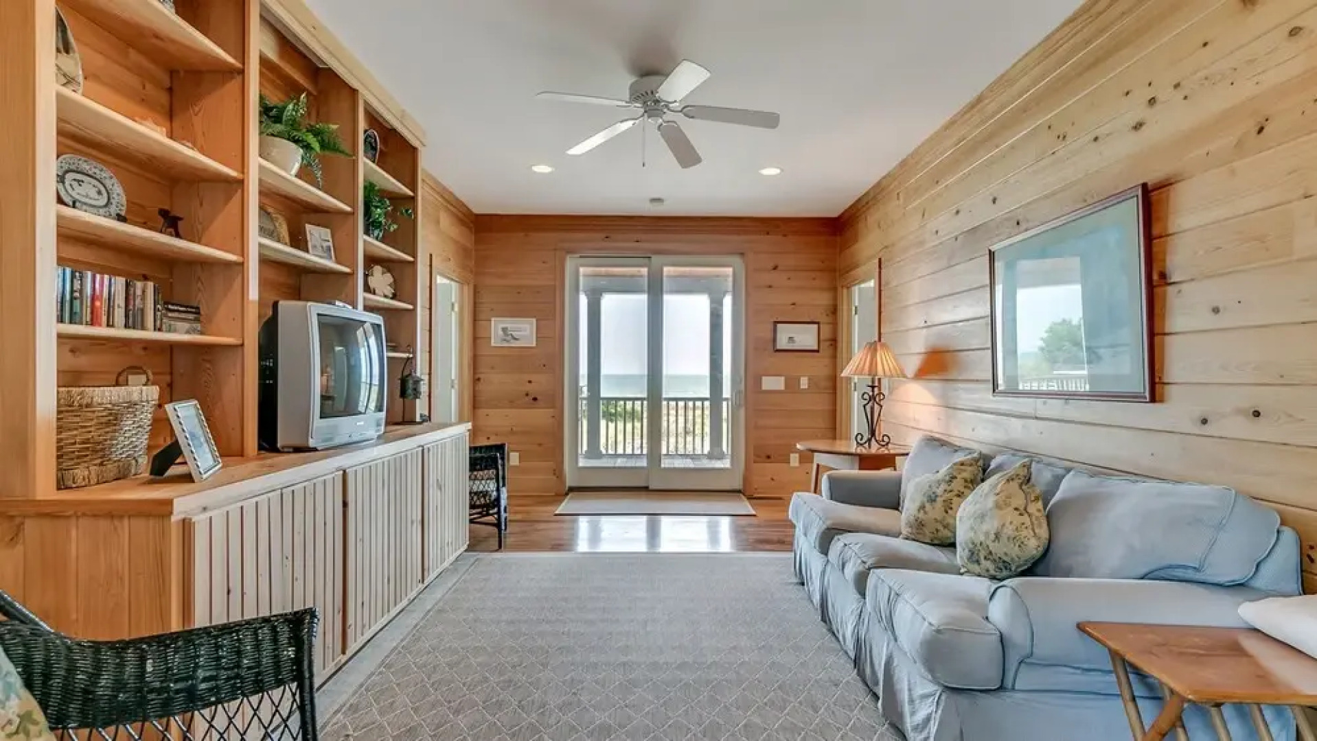 Mr Bugs Summer House by Peace Vacations