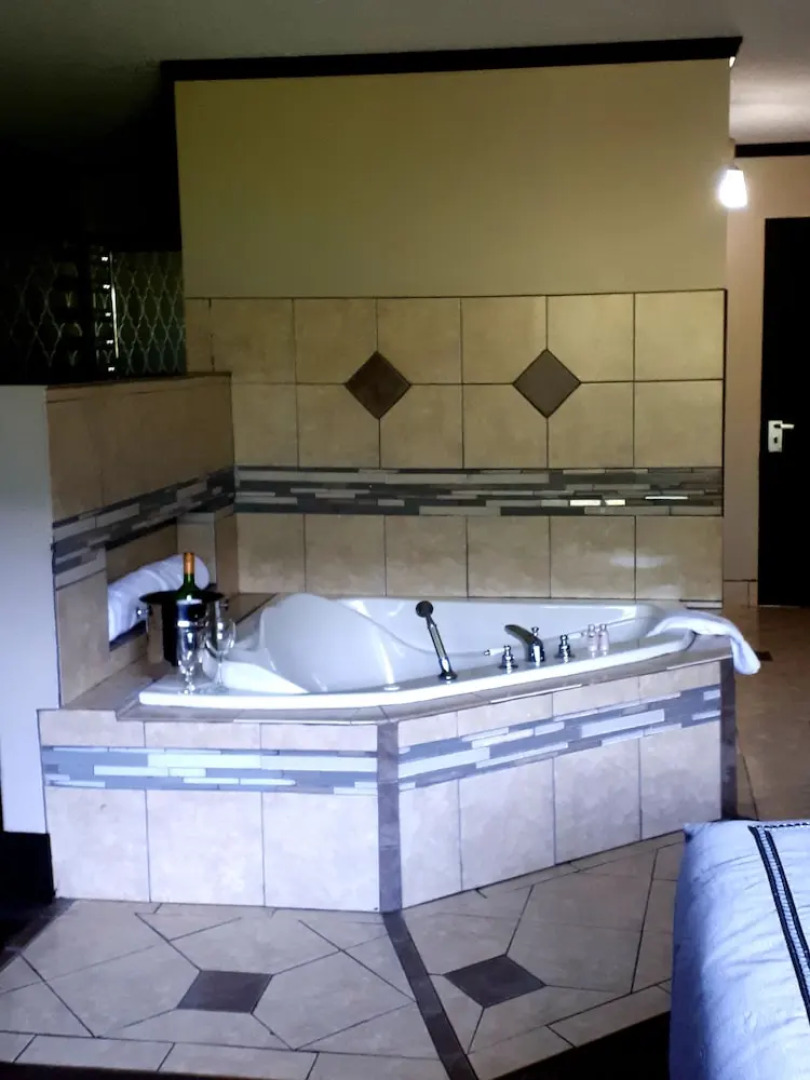 Causeway Bay Hotel Sparwood