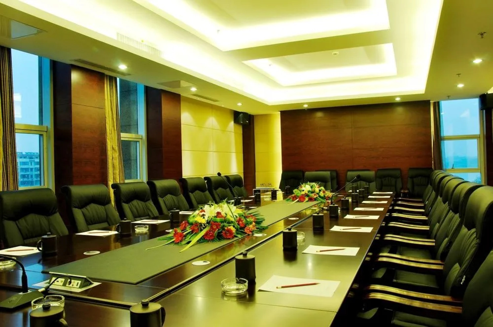 Lake View Garden Hotel