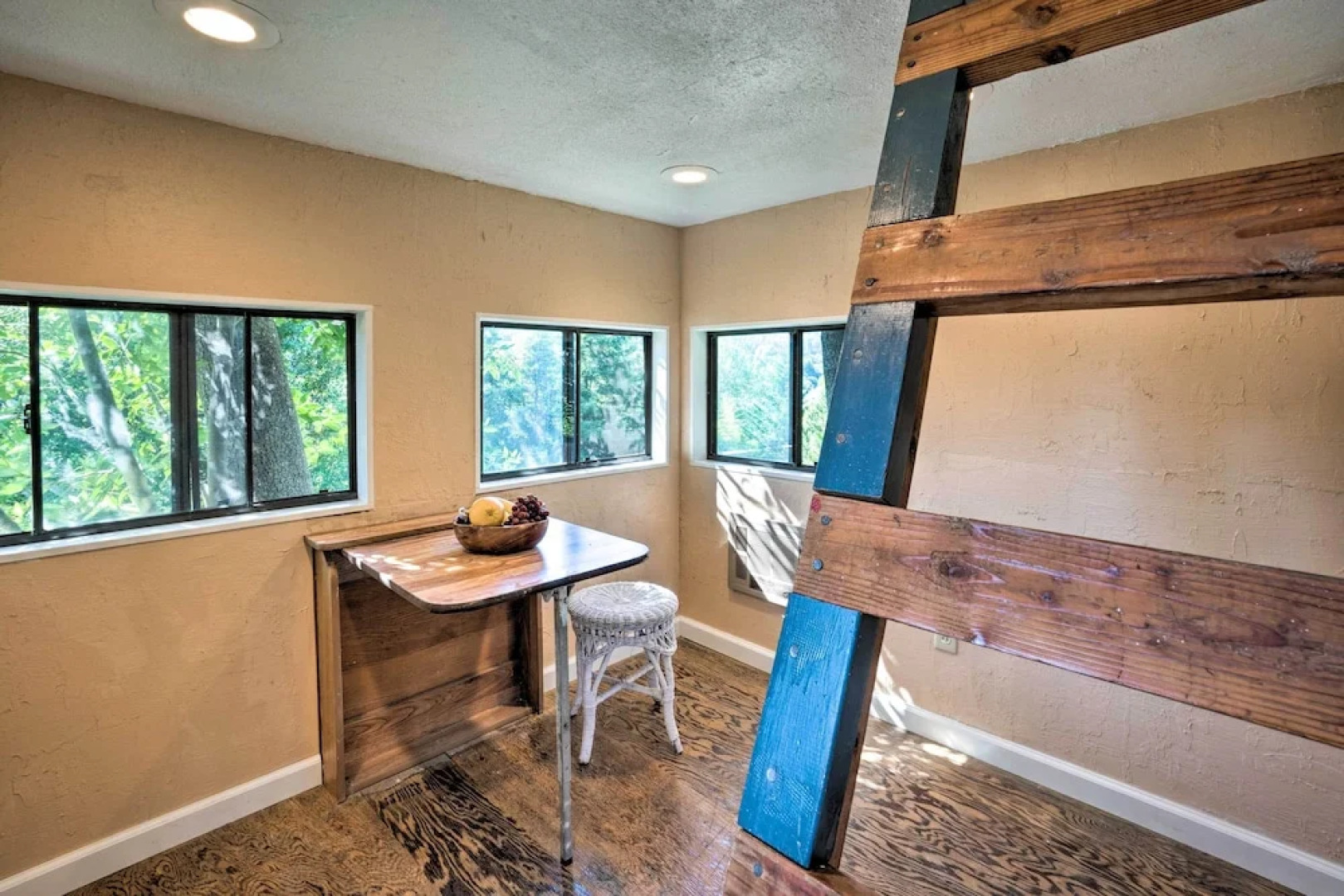 Quaint Riverside Reprieve w/ Kayaks + Floats!