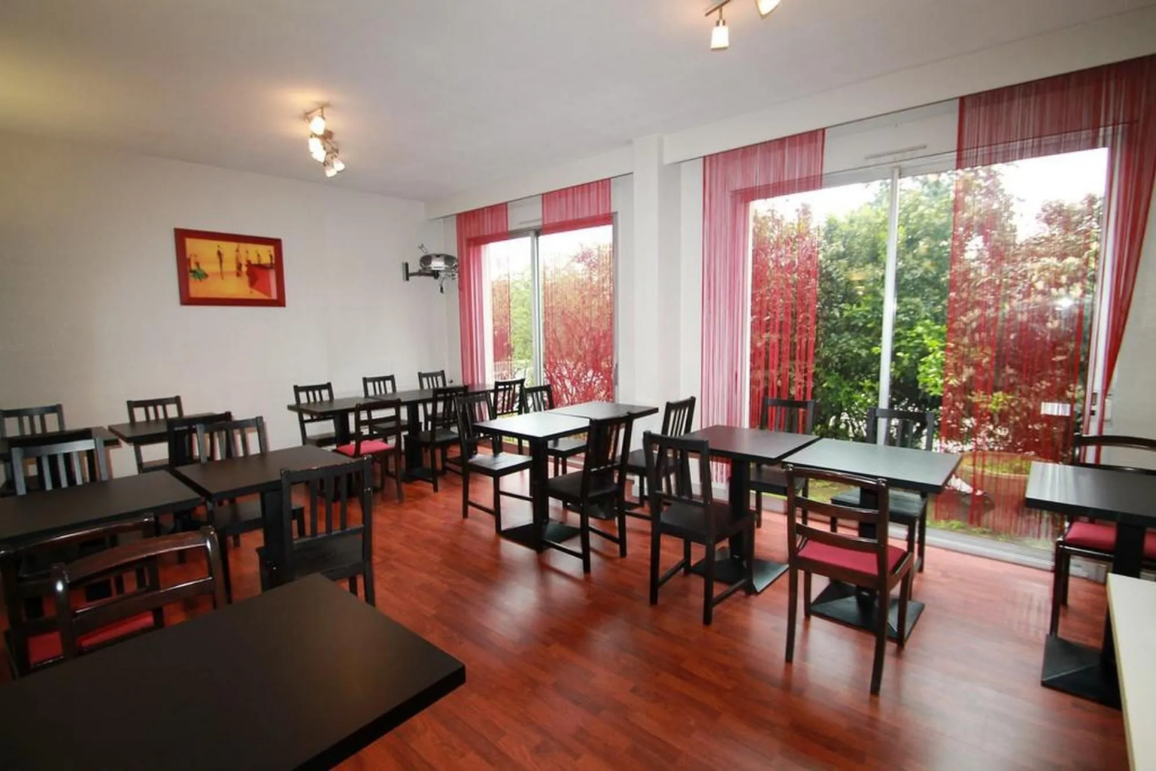 Adonis Lyon Est Hôtel Artys