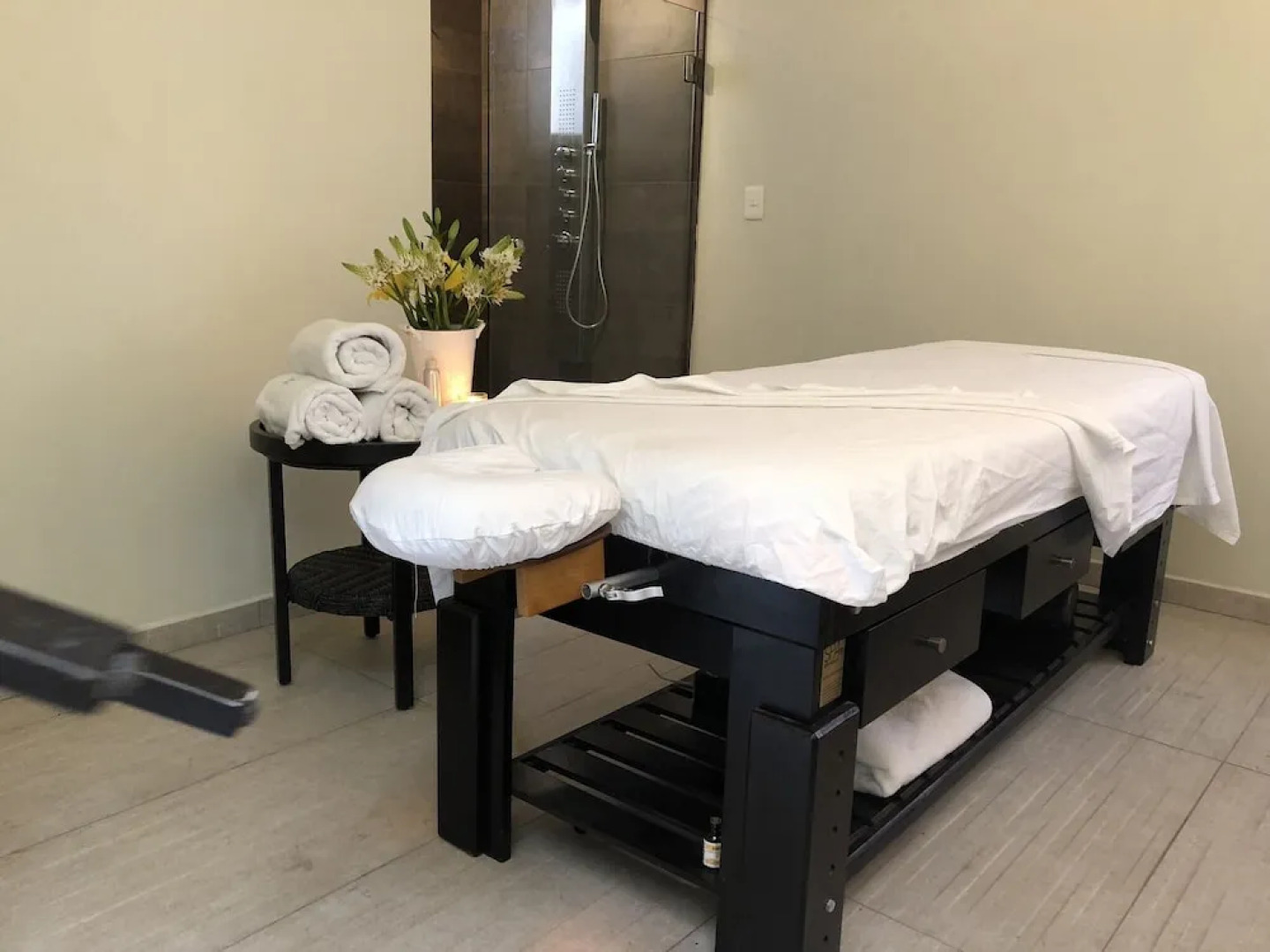 El Jardín De En Medio