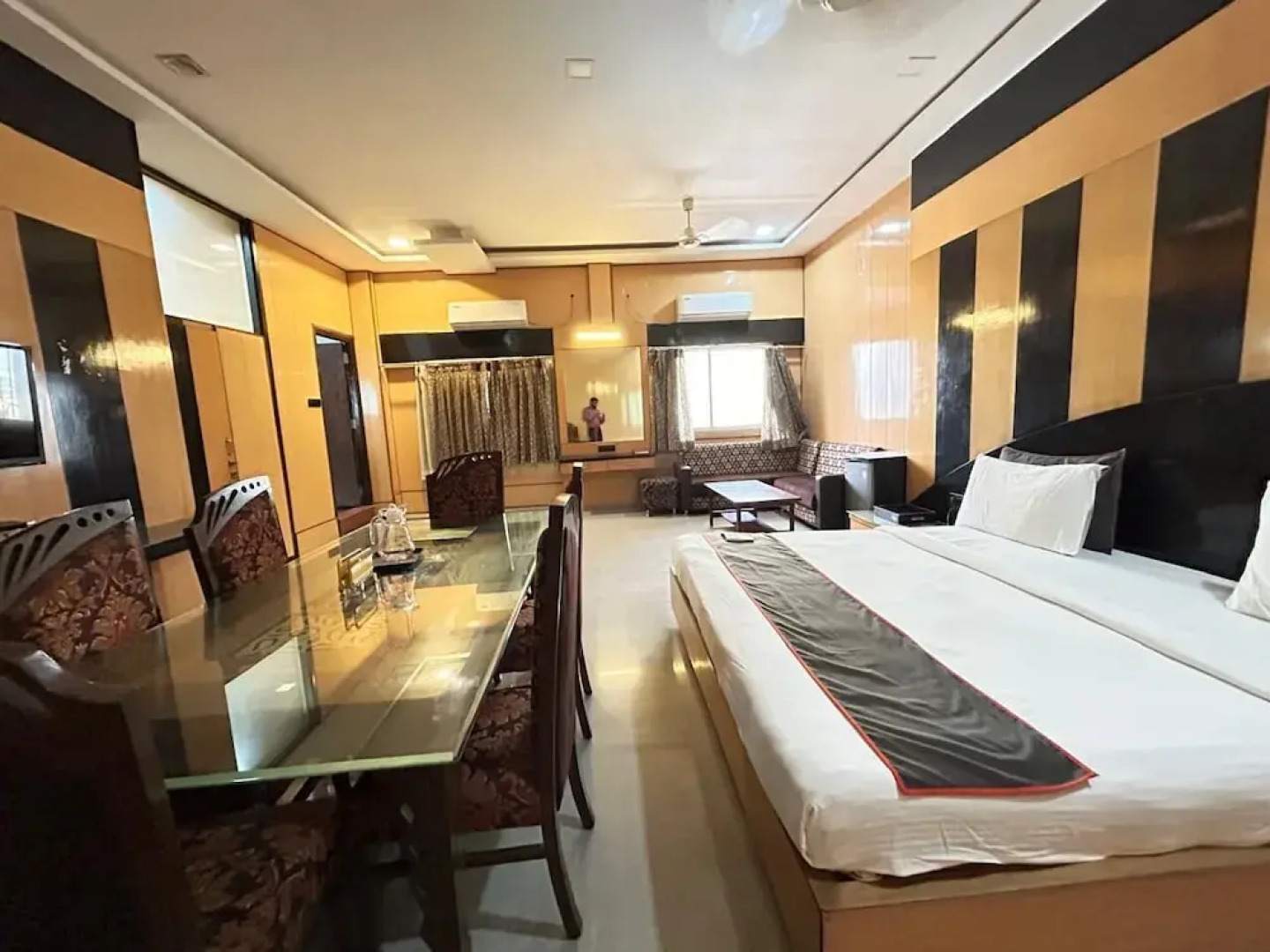 Hotel Rahul Palace by OYO Rooms