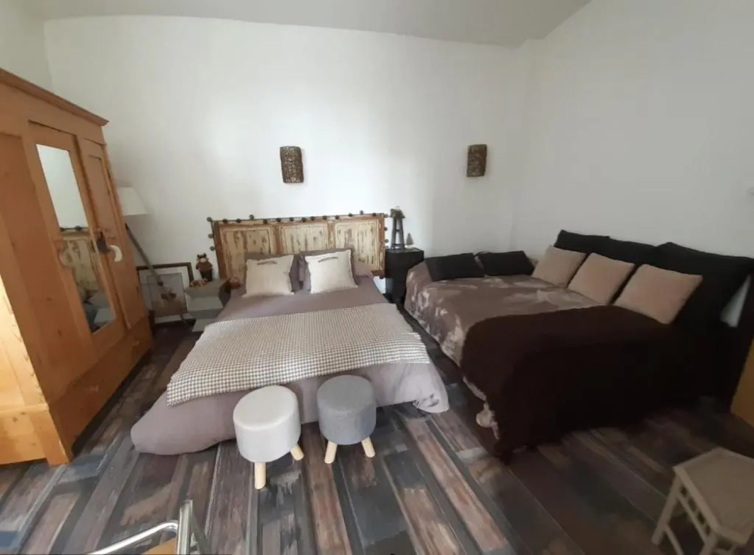 Maison atypique dans cité médiévale