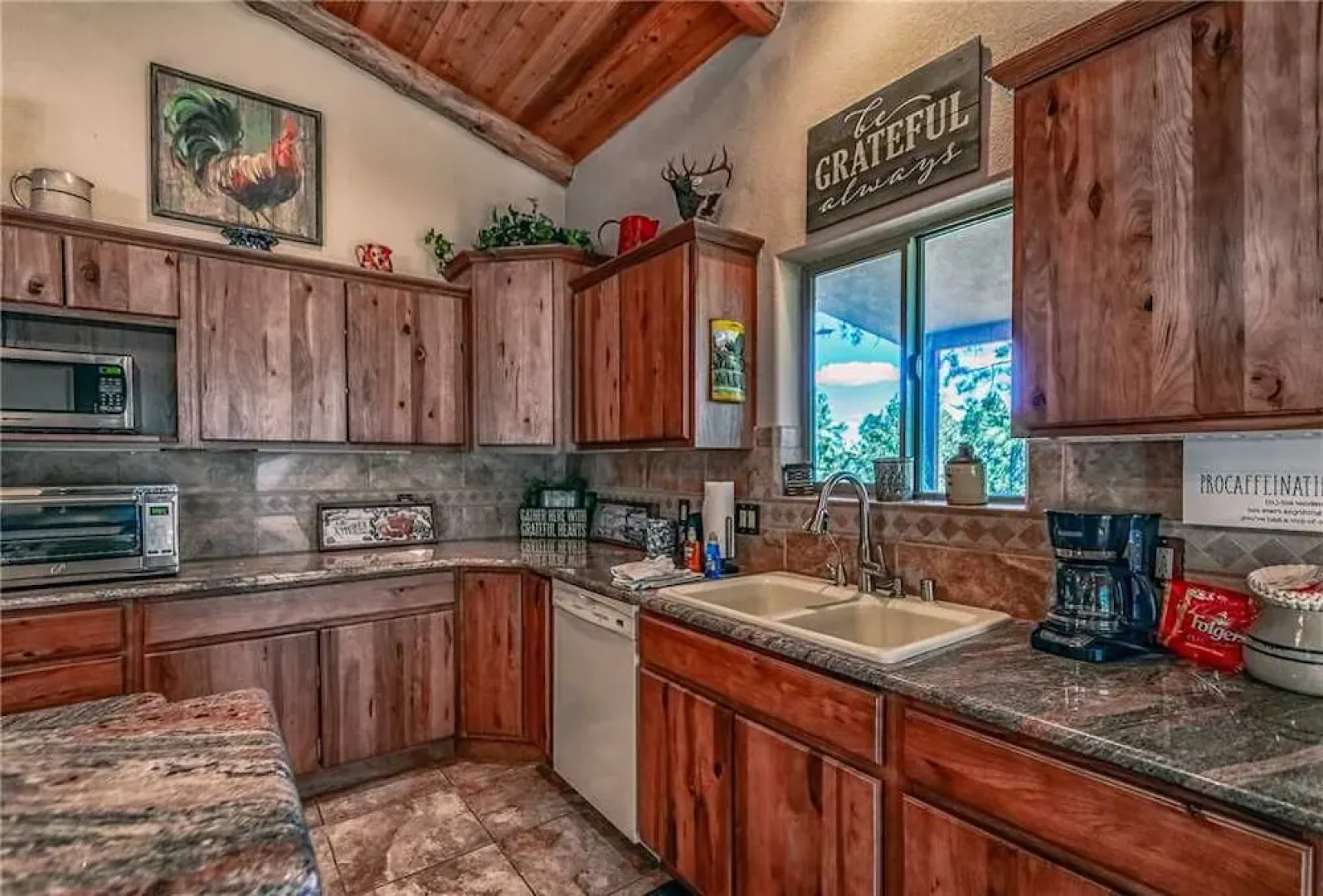 Cozy Knotty and Nice - Four Bedroom Cabin