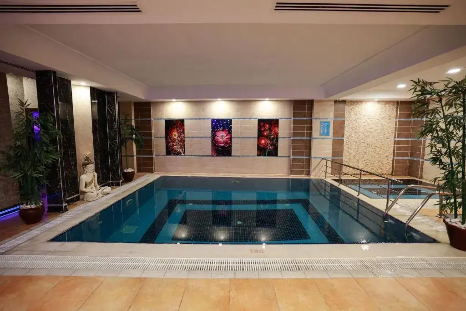 Nova Plaza Orion Hotel