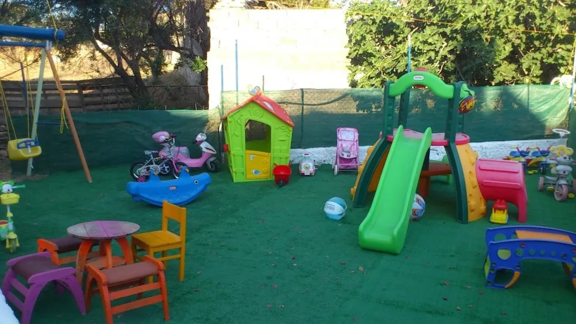 Dora's Studios and Apartments