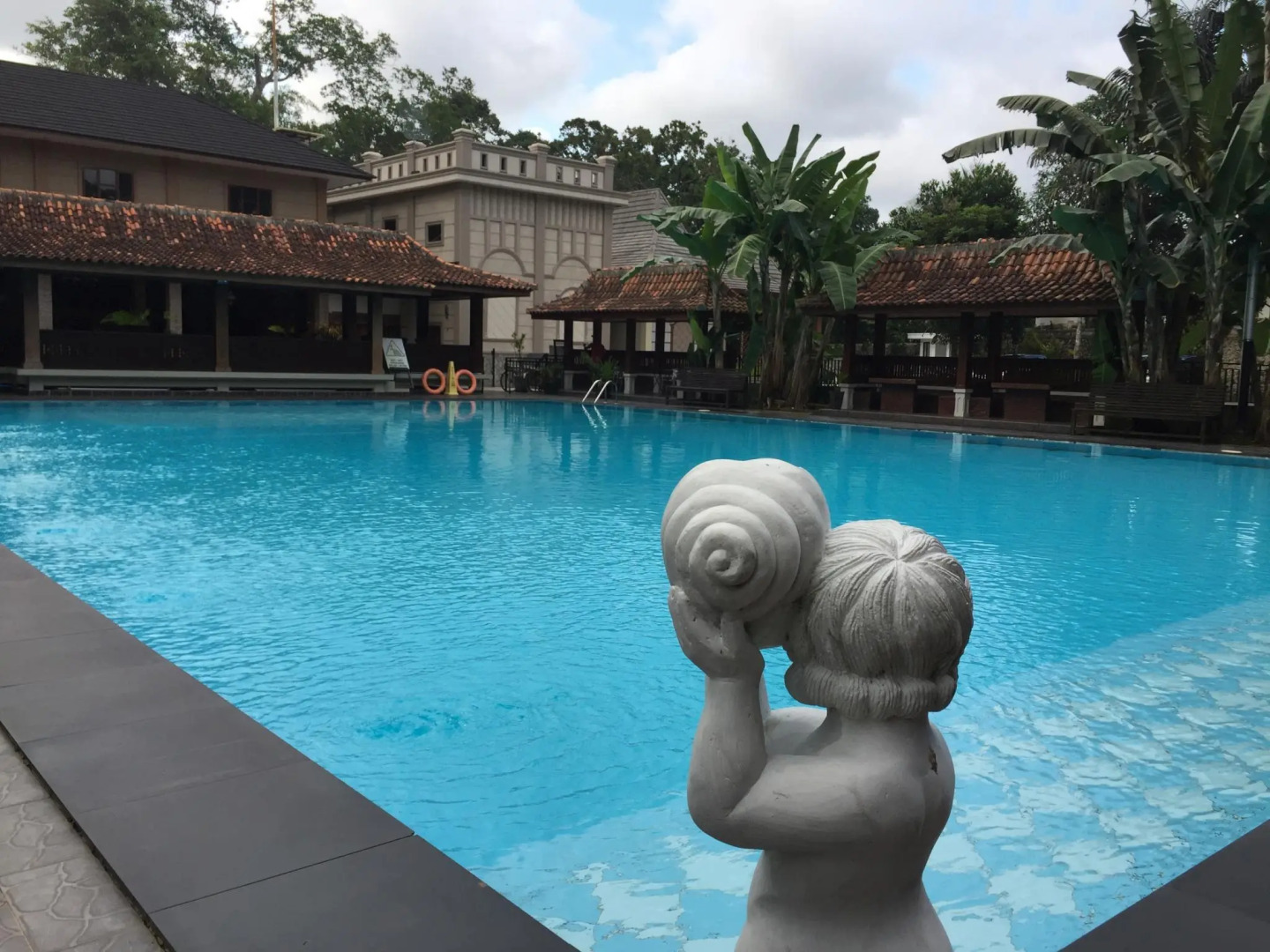 Green Tropical Village and Resort