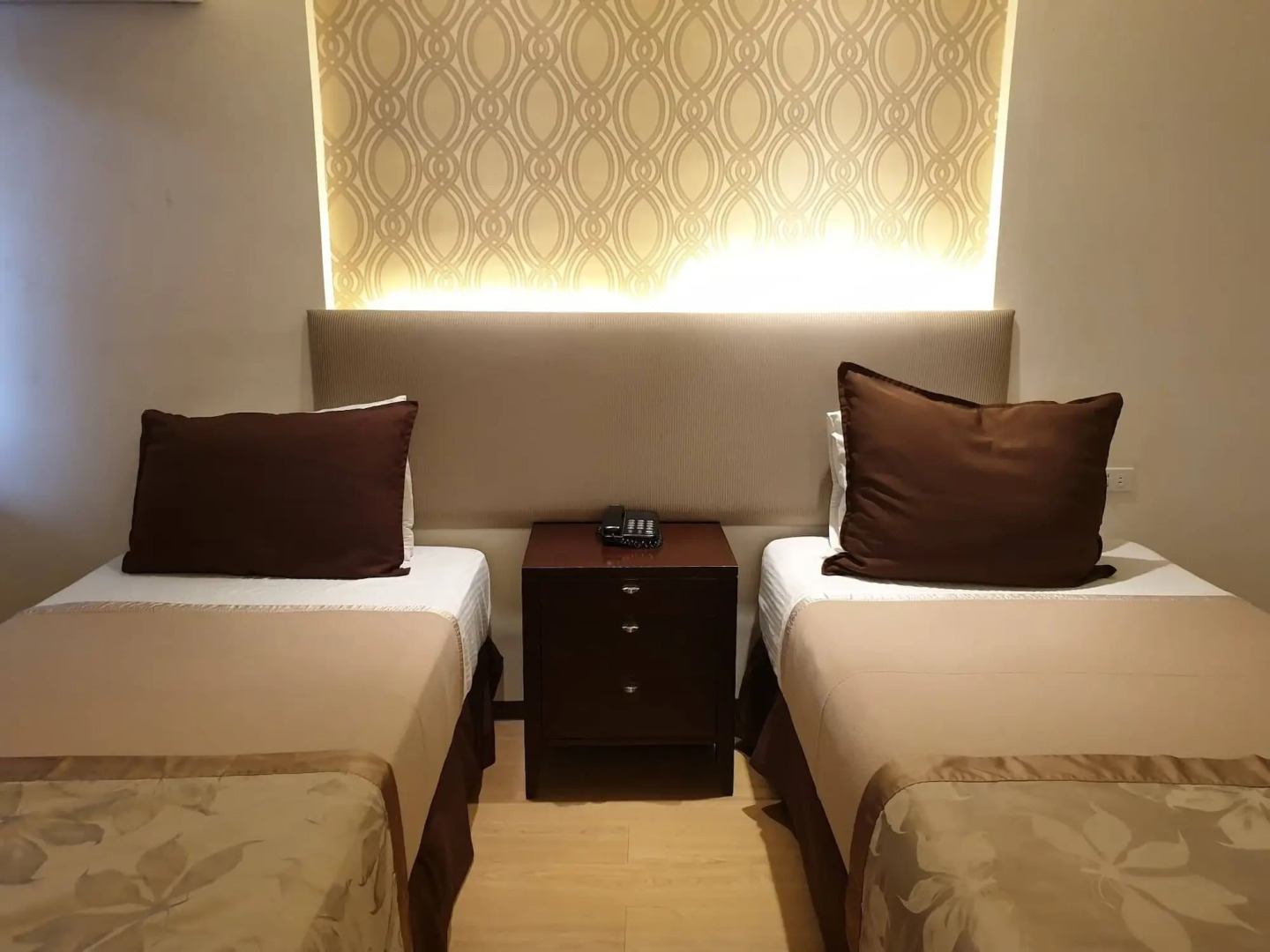 Imperial Palace Suites