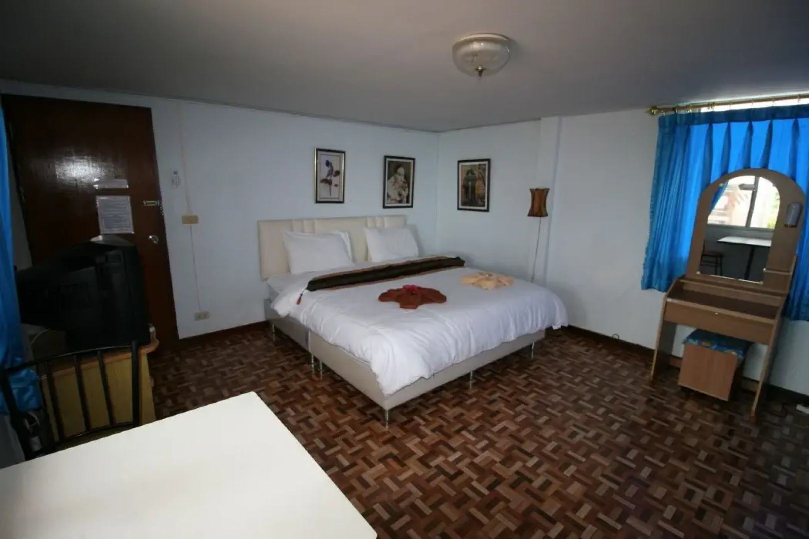 Beachfront Hotel Cha Am