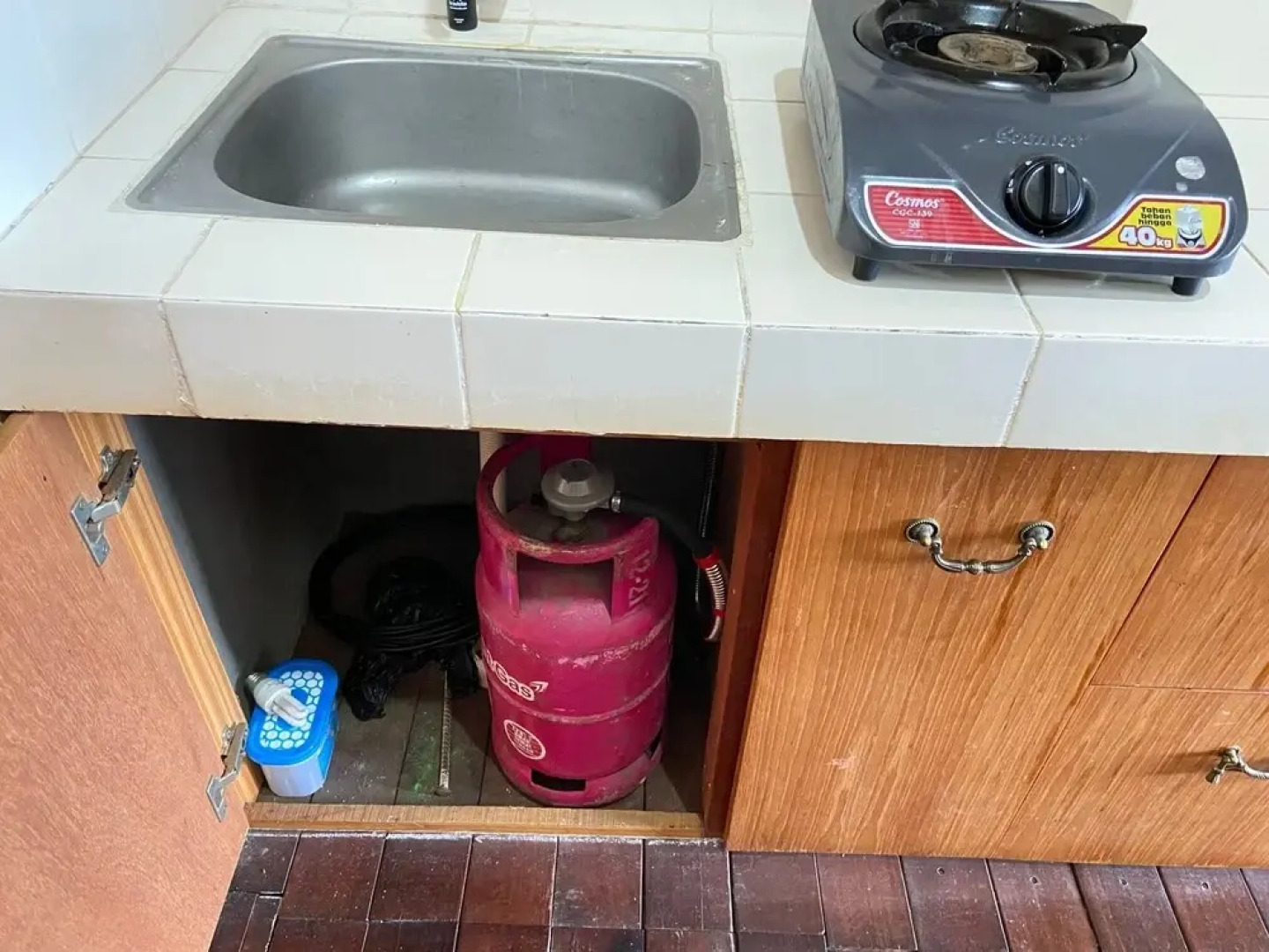 Cozy & Artistic Studio at Pinewood Jatinangor Apartment