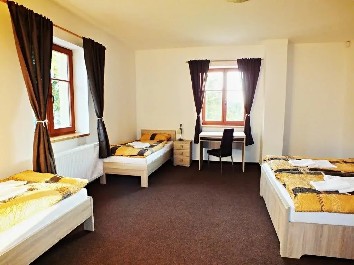 Zámecký Dvůr Černousy