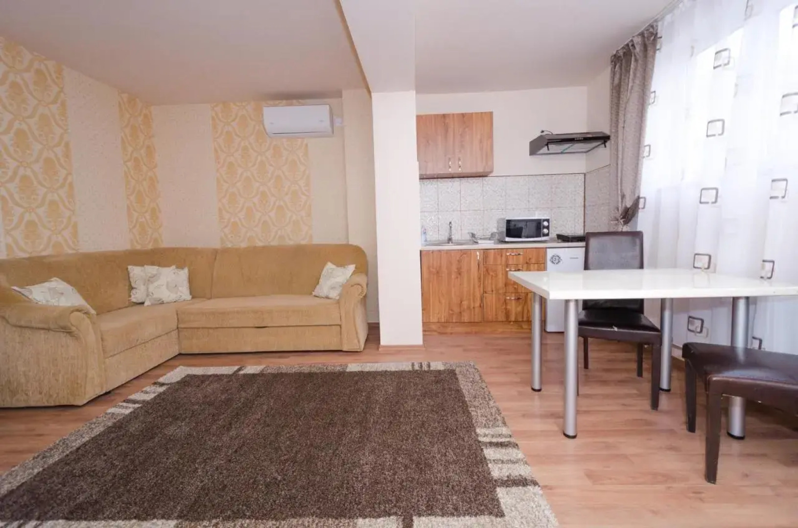 Camere-Apartament Steyna