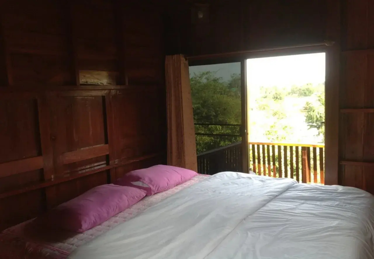 Settee Homestay