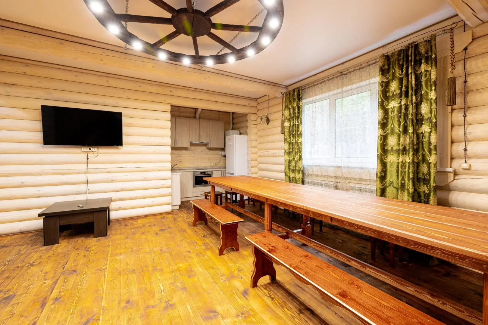 Усадьба в лесу БереНдей