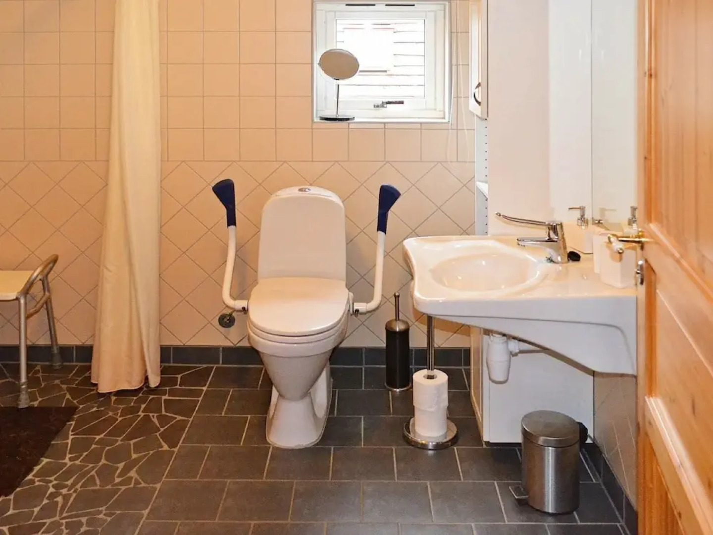 6 Person Holiday Home in Hamnvik