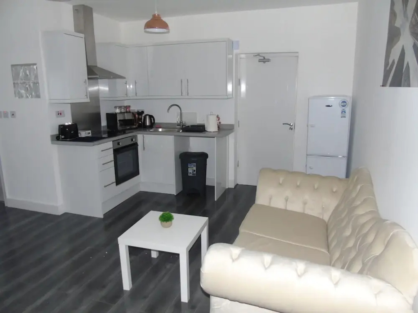 Captivating 1-bedroom Apartment in Bolton