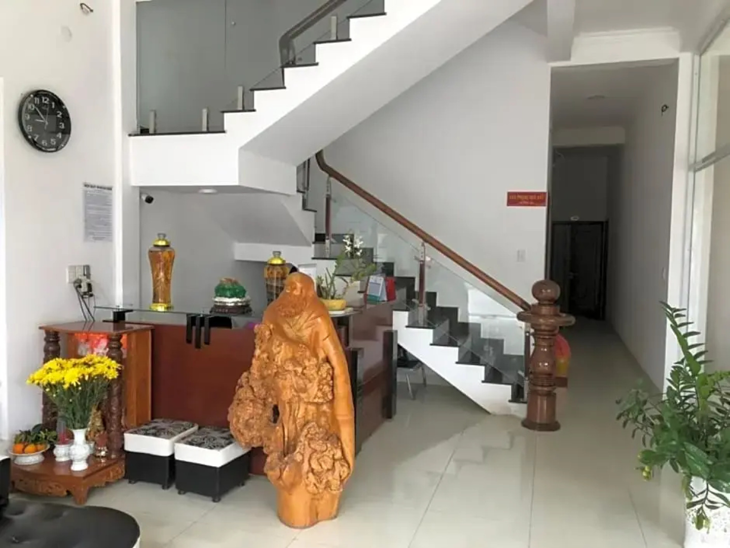 Lê Tùng Hotel - Vạn Giã