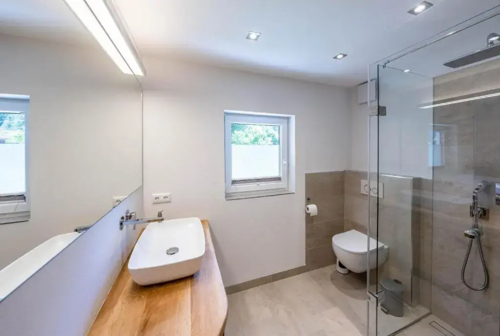 Exklusiv - neu renoviertes Apartment mit Terrasse