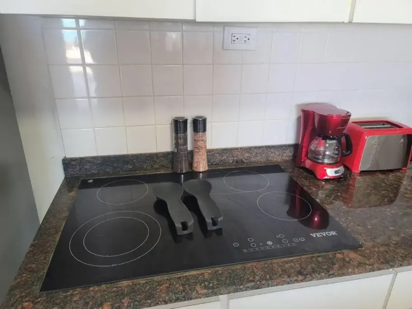 Peaceful ocean front home near Rainforest & rivers 102