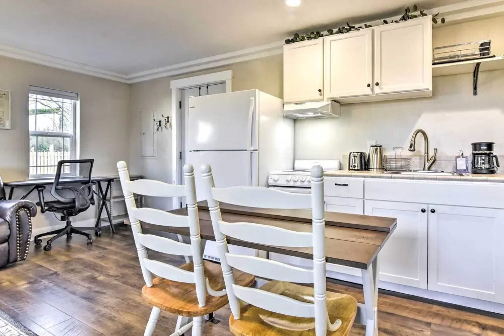 Well-appointed Milwaukie Home: Great Location