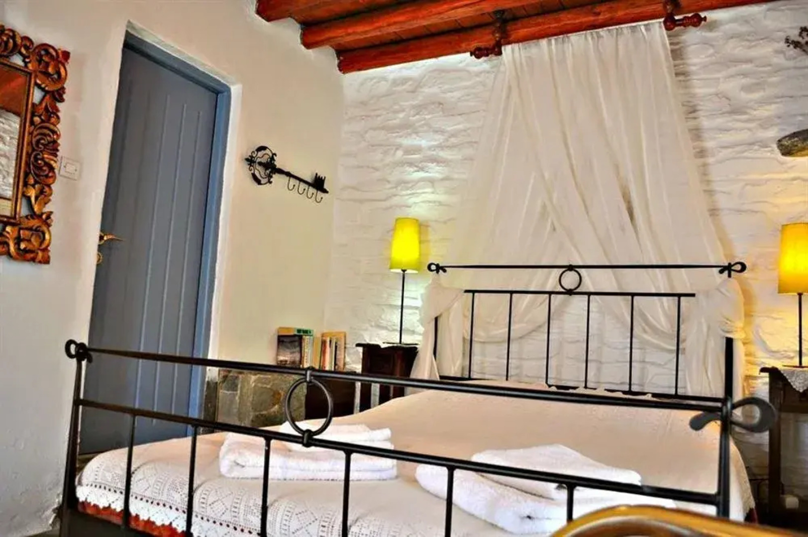 Cavo Perlevos Studios