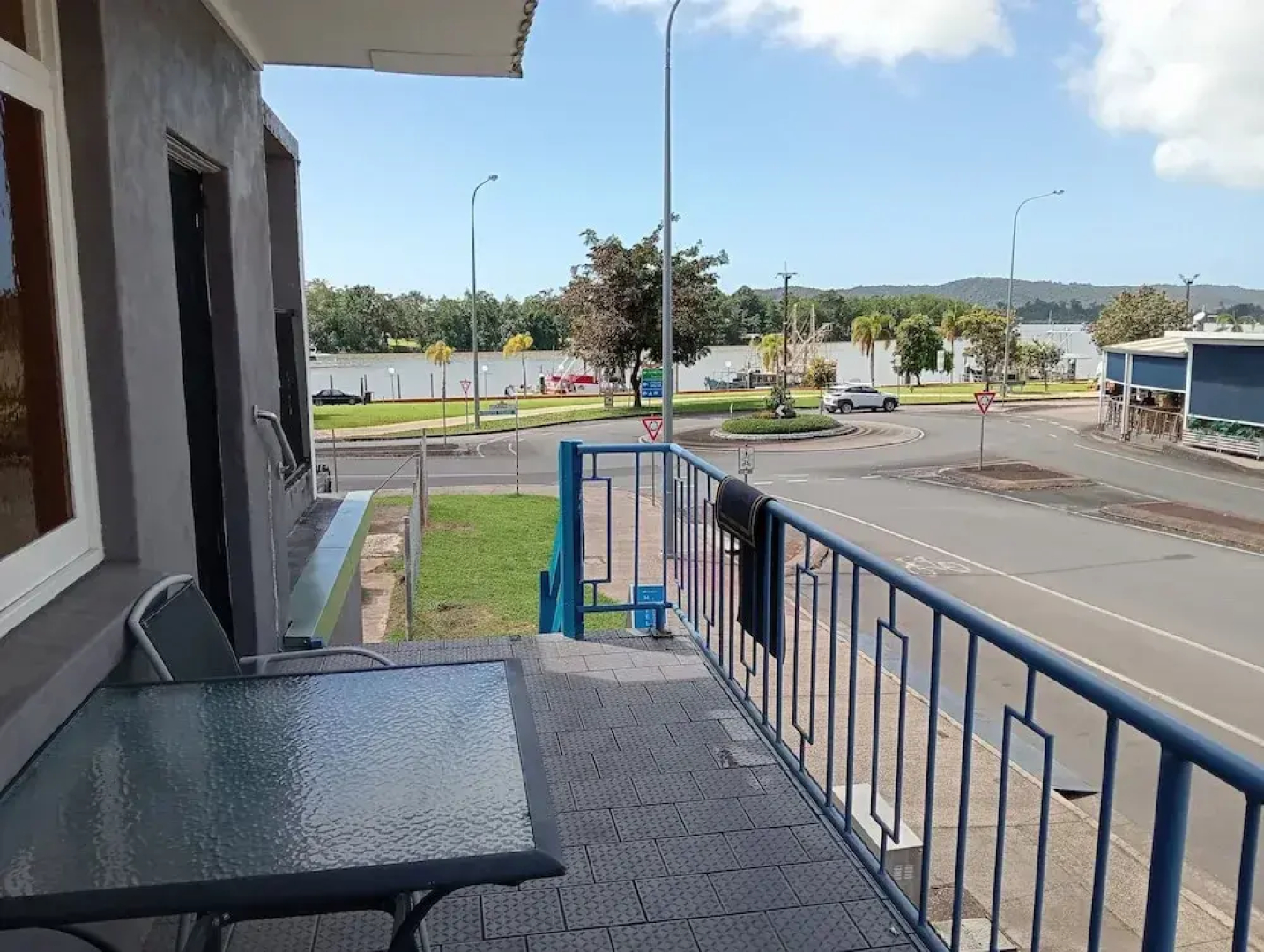 Innisfail Riverfront Motel