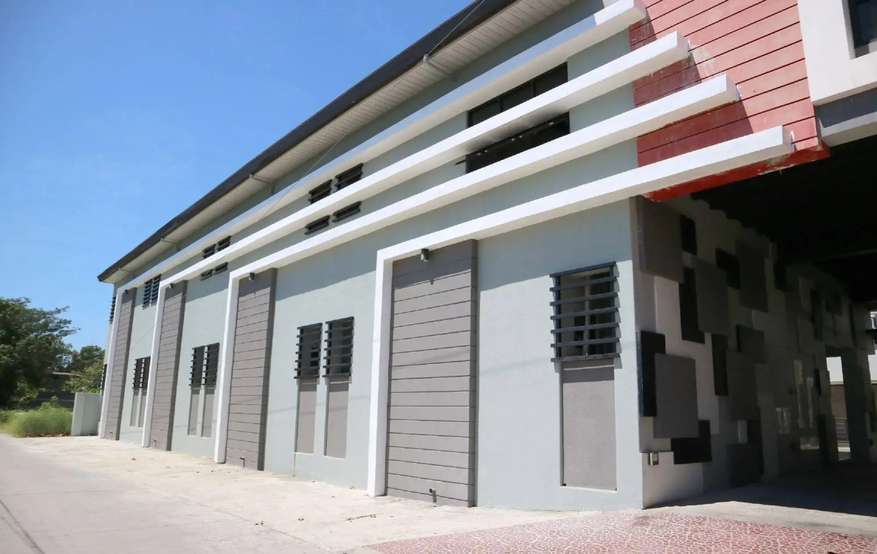 West Gate Hotel