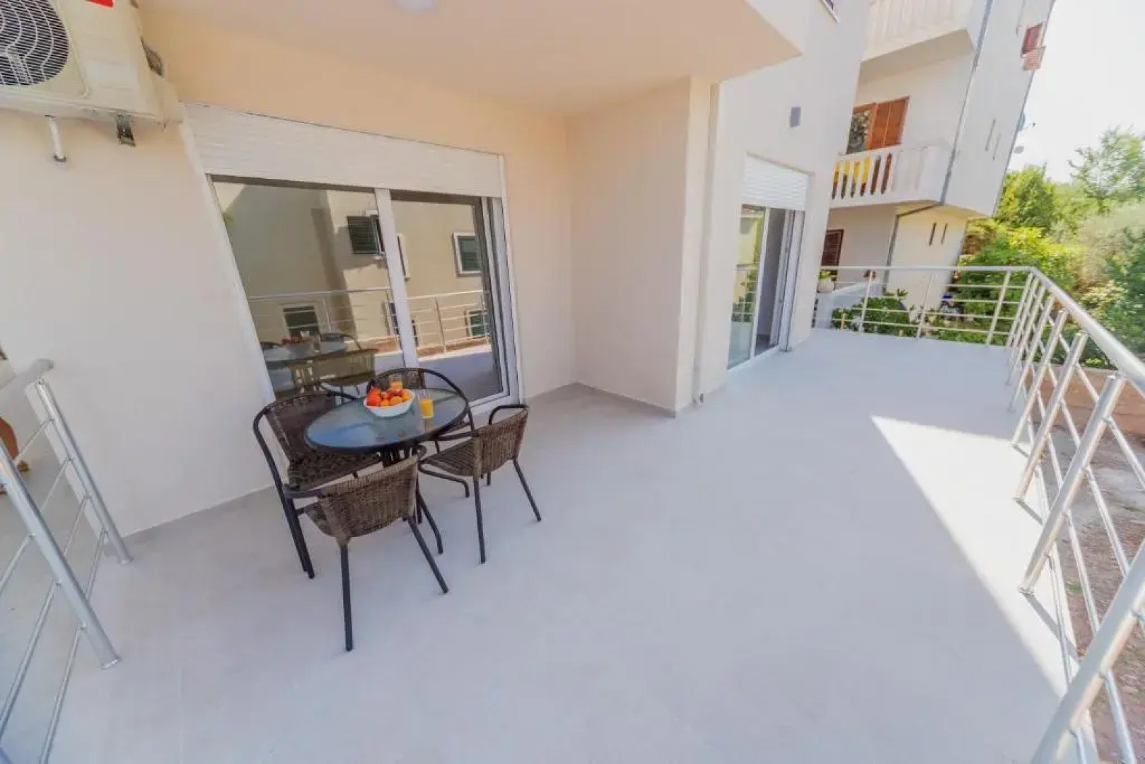 GREJM Lux Family Apartments