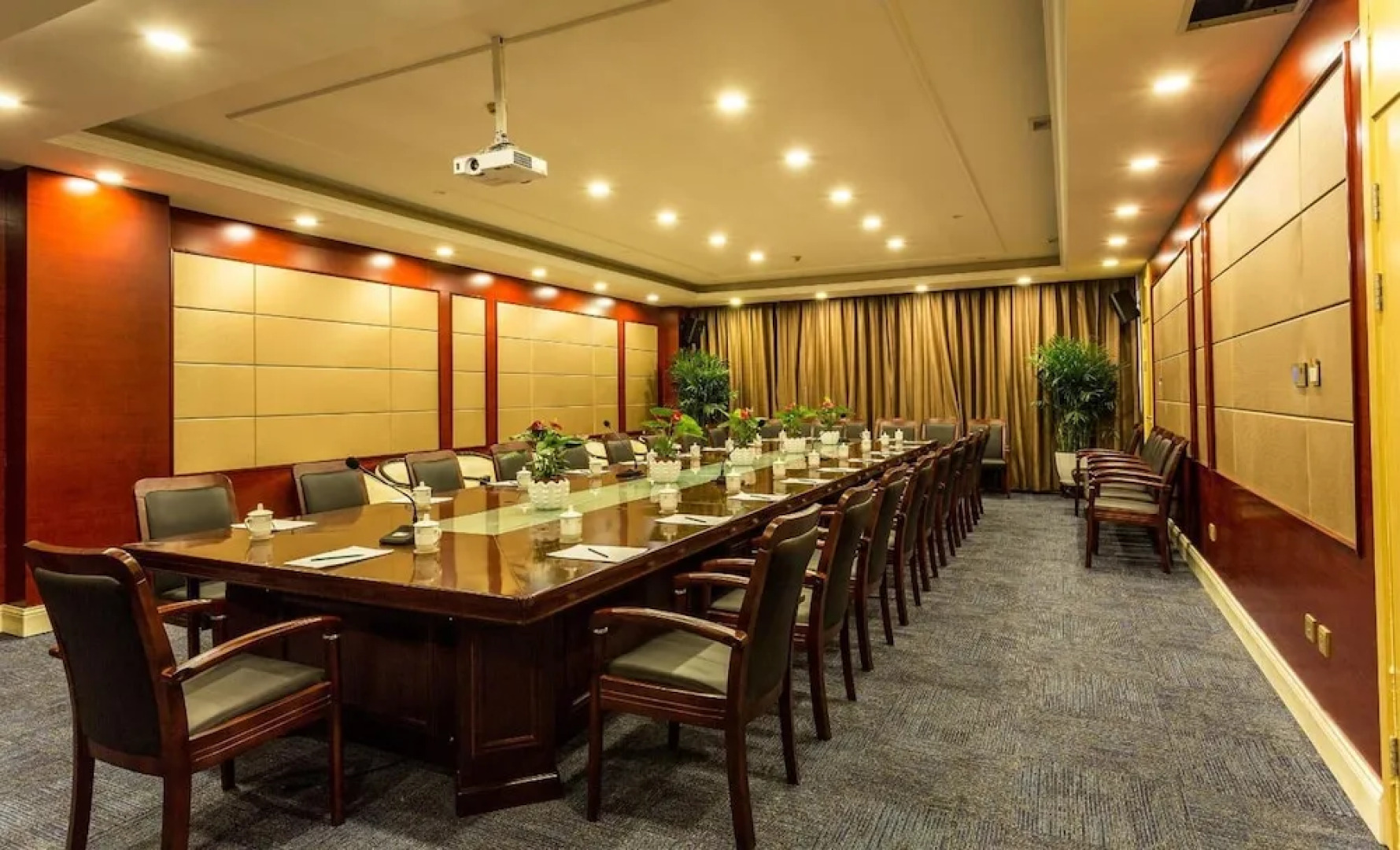 GreenTree Huainan Tianjiaan Square Guangchang road Hotel