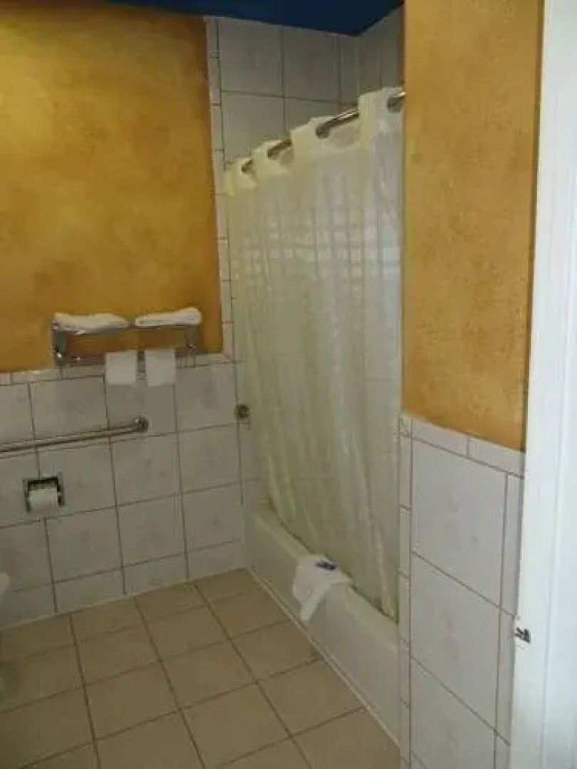 Airport Palace Inn Spencer Hwy